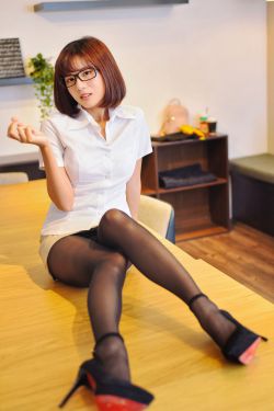 粉嫩的她1v1军婚H
